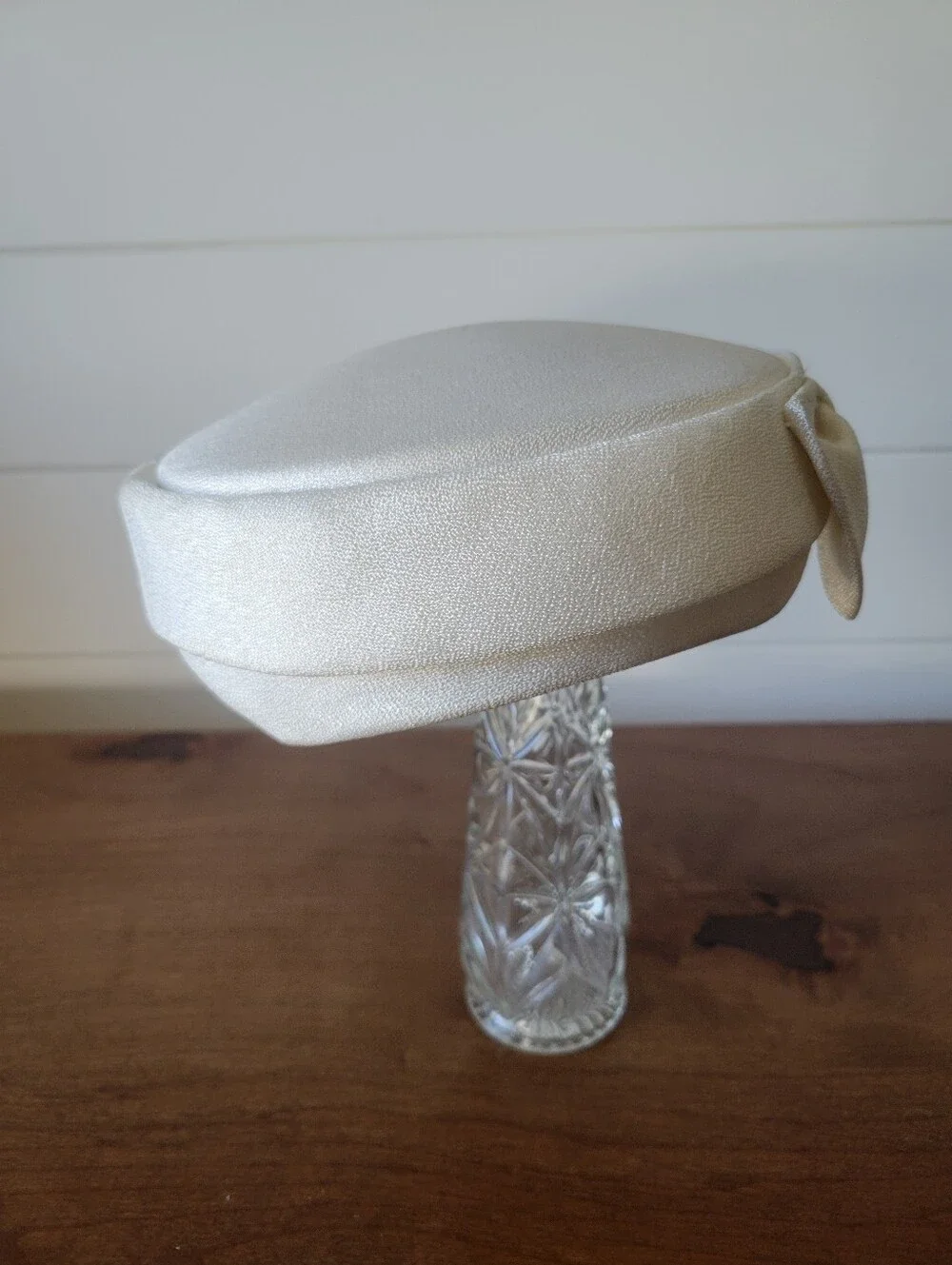 Vintage Ivory Pillbox Hat with Bow Cream Bridal Wedding Church Fascinator